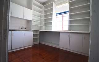290 m² Office Space in East London Central