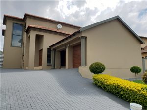 4 Bed House in Willowbrook