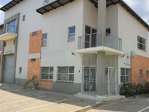 340 m² Office Space in Halfway House