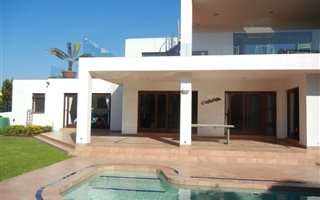 5 Bedroom House in Cutty Sark