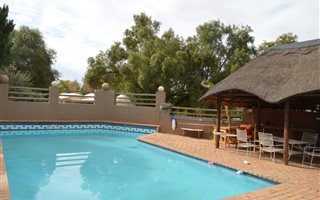 4 Bedroom House in Middelpos