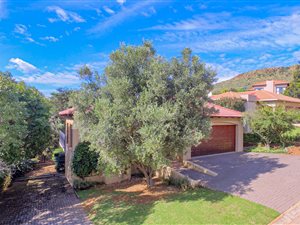3 Bed Cluster in Featherbrooke Estate