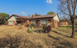 8.7 ha Farm in Danville