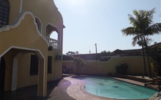 7 Bedroom House in Bonela