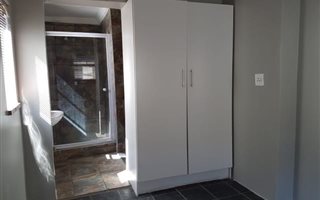 1 Bedroom Garden Cottage in Colbyn