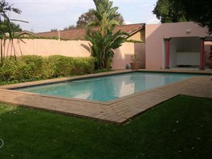 3 Bed Townhouse in Melrose North
