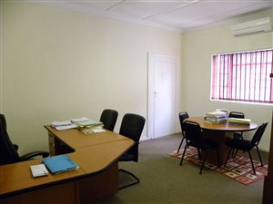 200 m² Office Space in East London Central