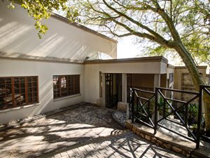 4 Bed House in Sinoville