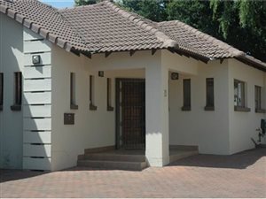 3 Bed House in Bronberrick
