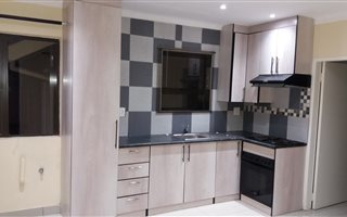 2 Bedroom Garden Cottage in Marlands