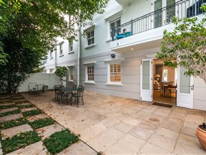 2 Bed Apartment in Illovo