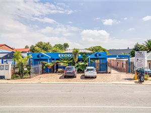 385 m² Commercial space in New Redruth
