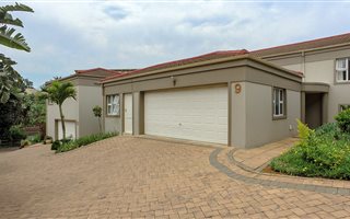 4 Bedroom Townhouse in Sheffield Beach
