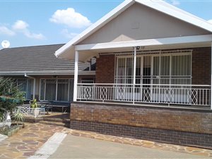 5 Bed House in New Park
