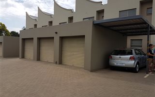 2 Bedroom Townhouse in Arcadia