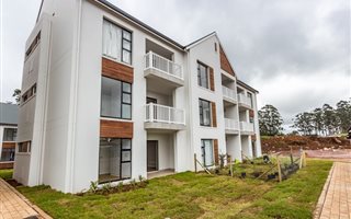 2 Bedroom Apartment in Emberton Estate