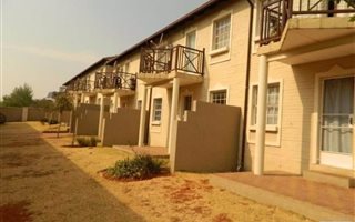 2 Bedroom Townhouse in Moffat View
