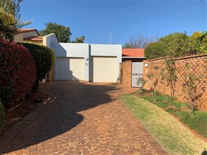 3 Bed House in Weltevreden Park