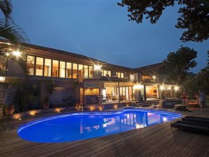 6 Bed House in Westbrook