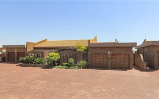 3 Bedroom Townhouse in La Montagne