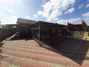 5 Bed House in Fernwood
