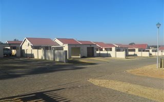 2 Bedroom Townhouse in Tasbet Park