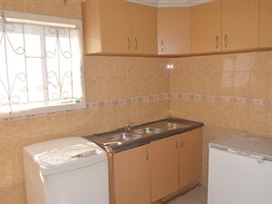2 Bed Flat in Eastbury