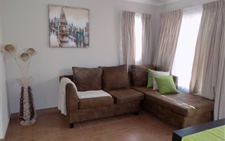 2 Bedroom House in De Deur