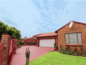 3 Bed House in Highveld
