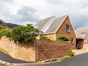 4 Bed House in Glencairn Heights