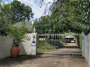 7.5 Bedroom House in Scottsville