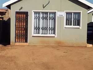 2 Bed House in Mahube Valley