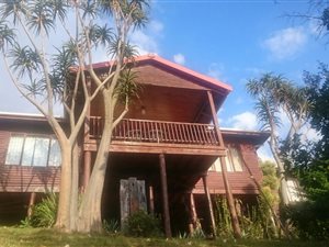 10 Bed House in Illovo Beach