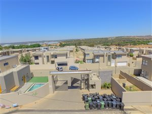 412 m² Land available in North Riding AH