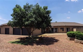 5 Bedroom House in Delmas