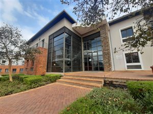 314 m² Commercial space in Hazeldean (Silverlakes Surroundings)