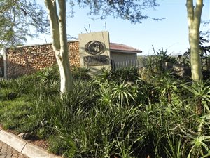 2374 m² Land available in Granite Hill