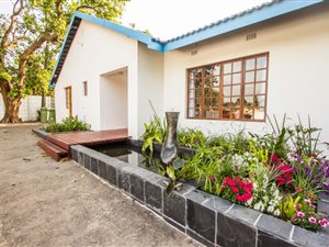 12 Bed House in Arboretum