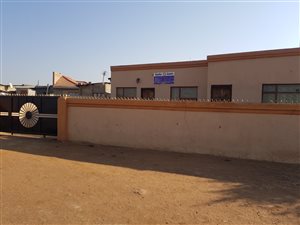 6 Bed House in Tsakane