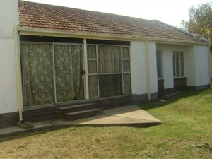 2 Bedroom Flat in Vischkuil