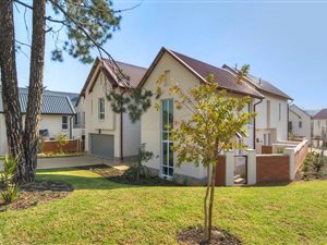 4 Bed Cluster in Waterfall Country Estate