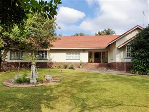 7 Bed House in White River Central