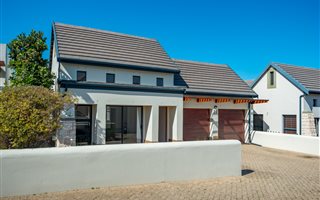 3 Bedroom House in Schonenberg Estate
