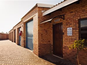 12 m² Commercial space in Willow Park Manor