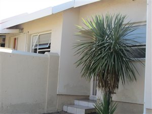3 Bed Townhouse in Vanderbijlpark SW5