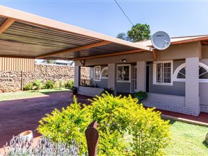 3 Bed House in LesMarais