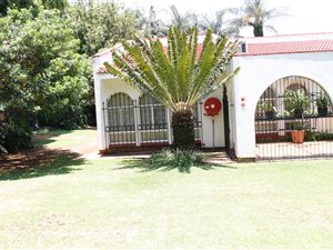 9 Bed House in Baileys Muckleneuk