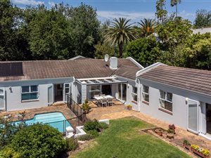 4 Bed House in Constantia Upper