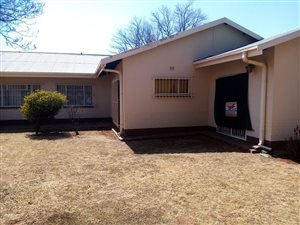 4 Bed House in Daggafontein