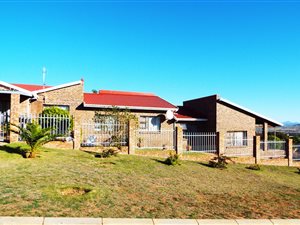 3 Bed House in Hartenbos Heuwels